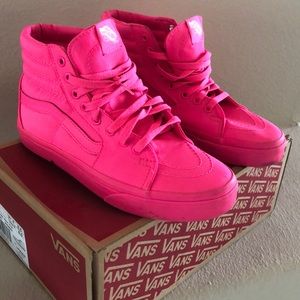 Neon pink high top Vans 💕